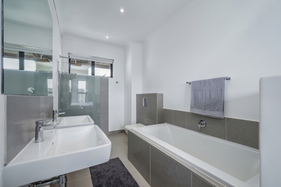 2 Bedroom Property for Sale in Sitari Country Estate Western Cape